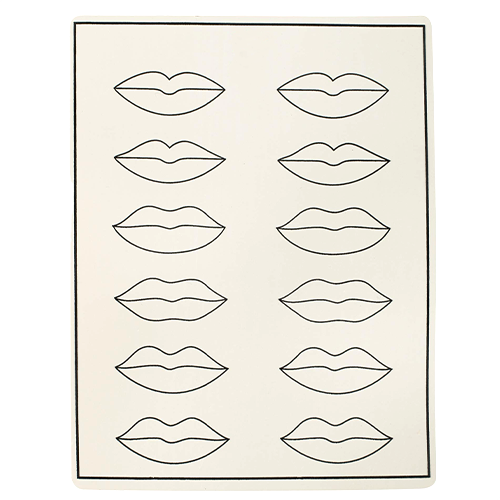 La peau synthétique lips permet aux apprentis de s’entraîner au maquillage permanent.