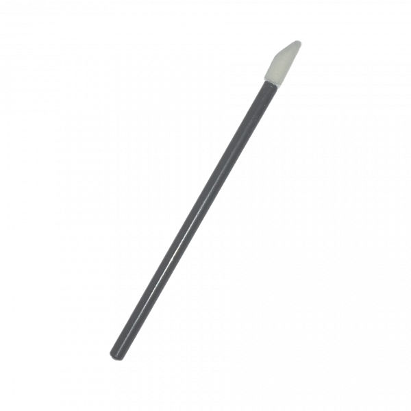 L'applicateur permet d'appliquer une couche uniforme de lotion sur toute la surface des sourcils