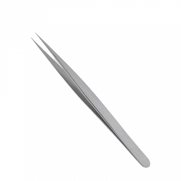 Pince à cils droite, idéale pour isoler avec précision les cils naturels lors de la pose d’extensions volume russe
